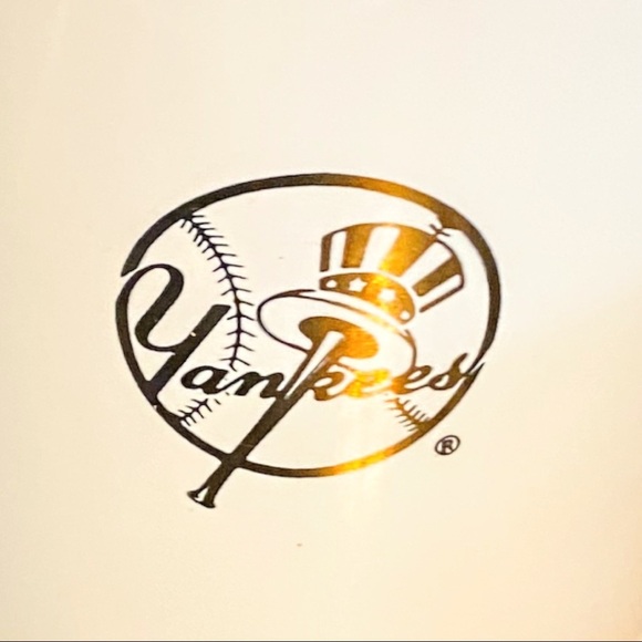 TOPPS BABE RUTH NEW YORK YANKEES 100TH BIRTHDAY MUG - NUMBERED 4798 - Picture 4 of 12